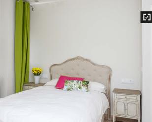 Bedroom of Flat to rent in  Madrid Capital  with Air Conditioner, Heating and Balcony