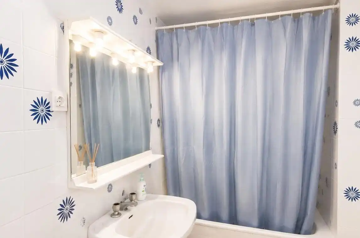 Baño de Apartamento de alquiler en Mijas con Jardín privado, Terraza y Trastero