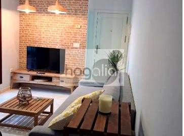 Foto 3 de Ático de alquiler en San Gil,  Sevilla Capital