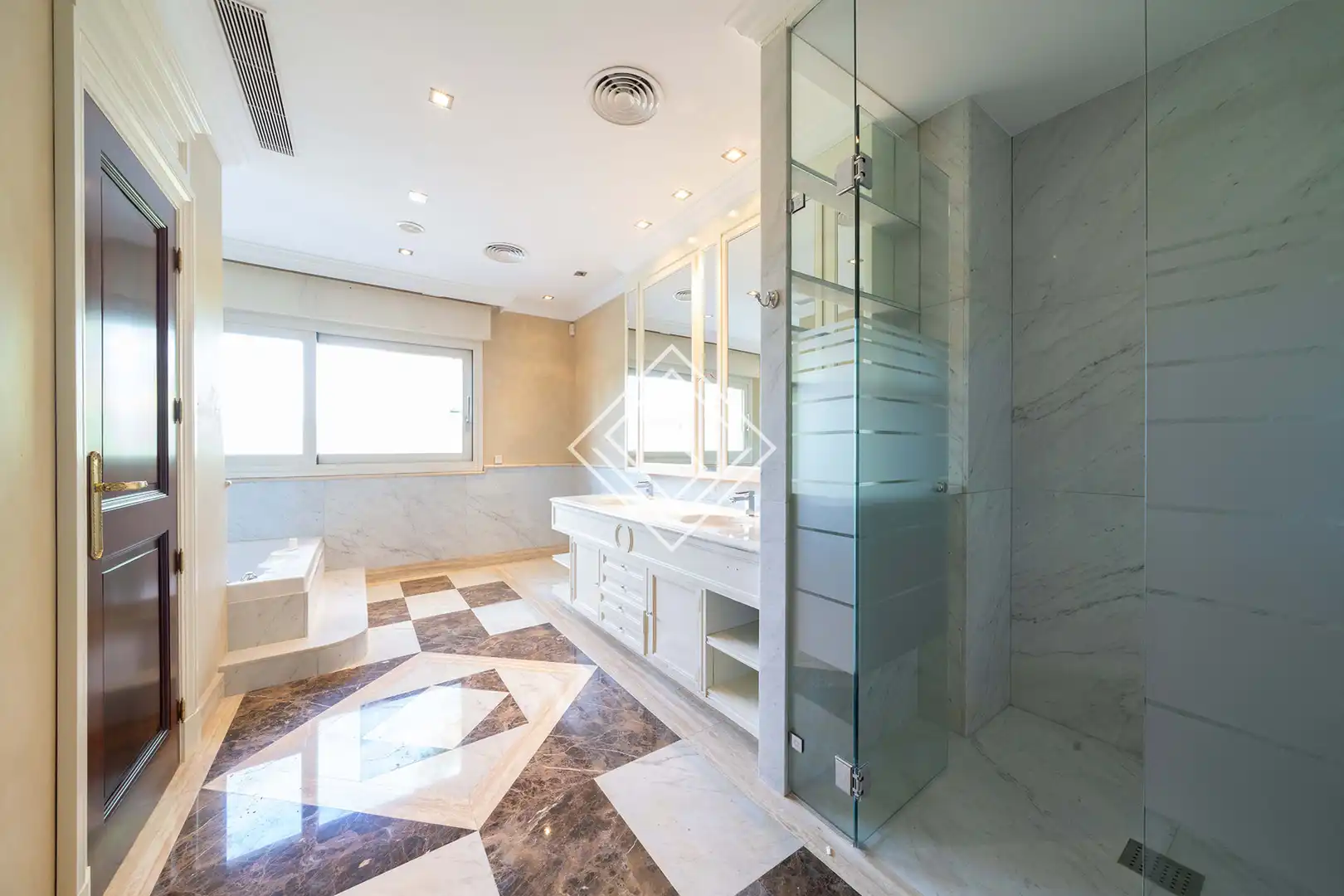 Baño de Casa o chalet en venta en Madrid con Aire acondicionado, Calefacción y Jardín privado