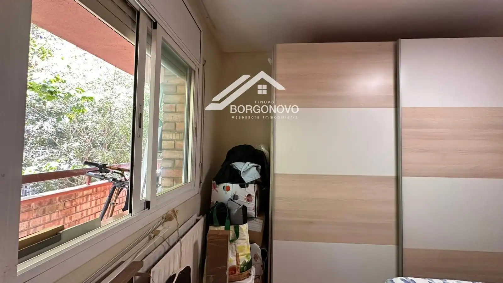 Schlafzimmer von Wohnung zum Verkauf in Barcelona mit Klimaanlage, Heizung und Terrasse