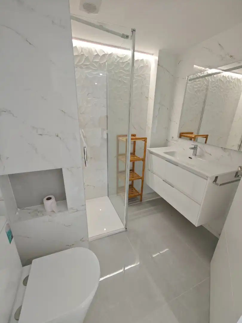 Bathroom of Flat for sale in Elche / Elx  with Air Conditioner, Heating and Private garden
