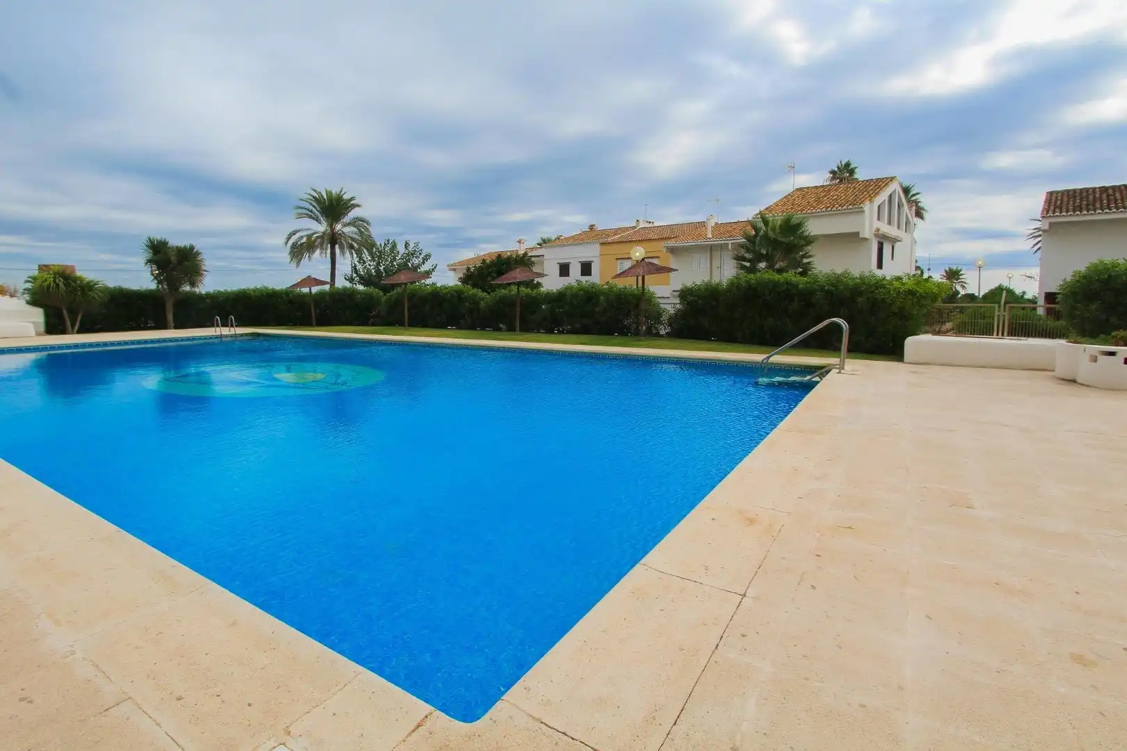 Piscina de Casa adosada en venda en El Puig de Santa Maria amb Jardí privat, Terrassa i Balcó