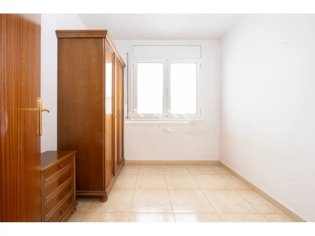 Habitación de Ático en venta en Vic con Calefacción, Terraza y Trastero