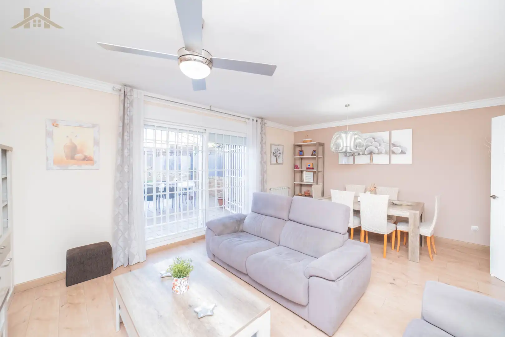 Living room of Detached homes for sale in Arroyomolinos (Madrid)  with Air Conditioner, Heating and Private garden