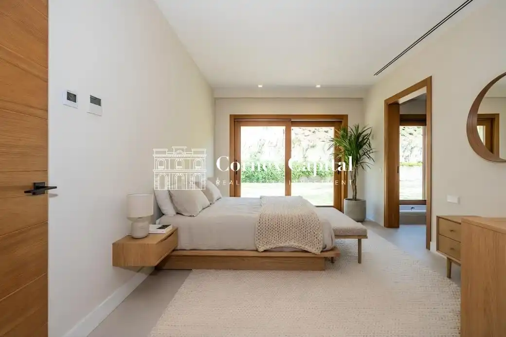 Bedroom of Houses for sale in Sant Andreu de Llavaneres  with Air Conditioner, Heating and Private garden