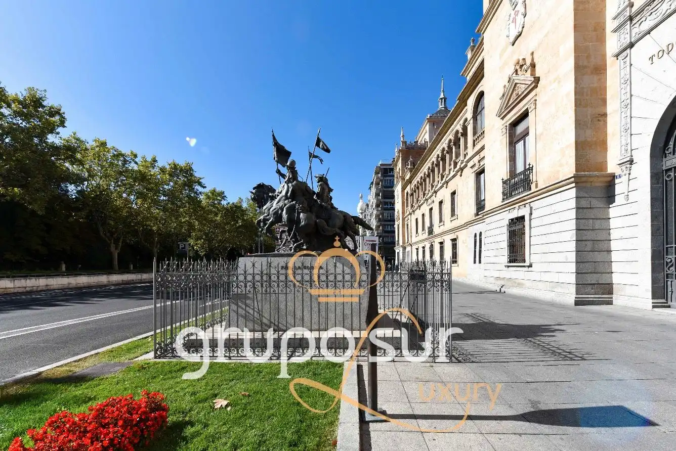 Vista exterior de Pis en venda en Valladolid amb Calefacció, Terrassa i Rentadora