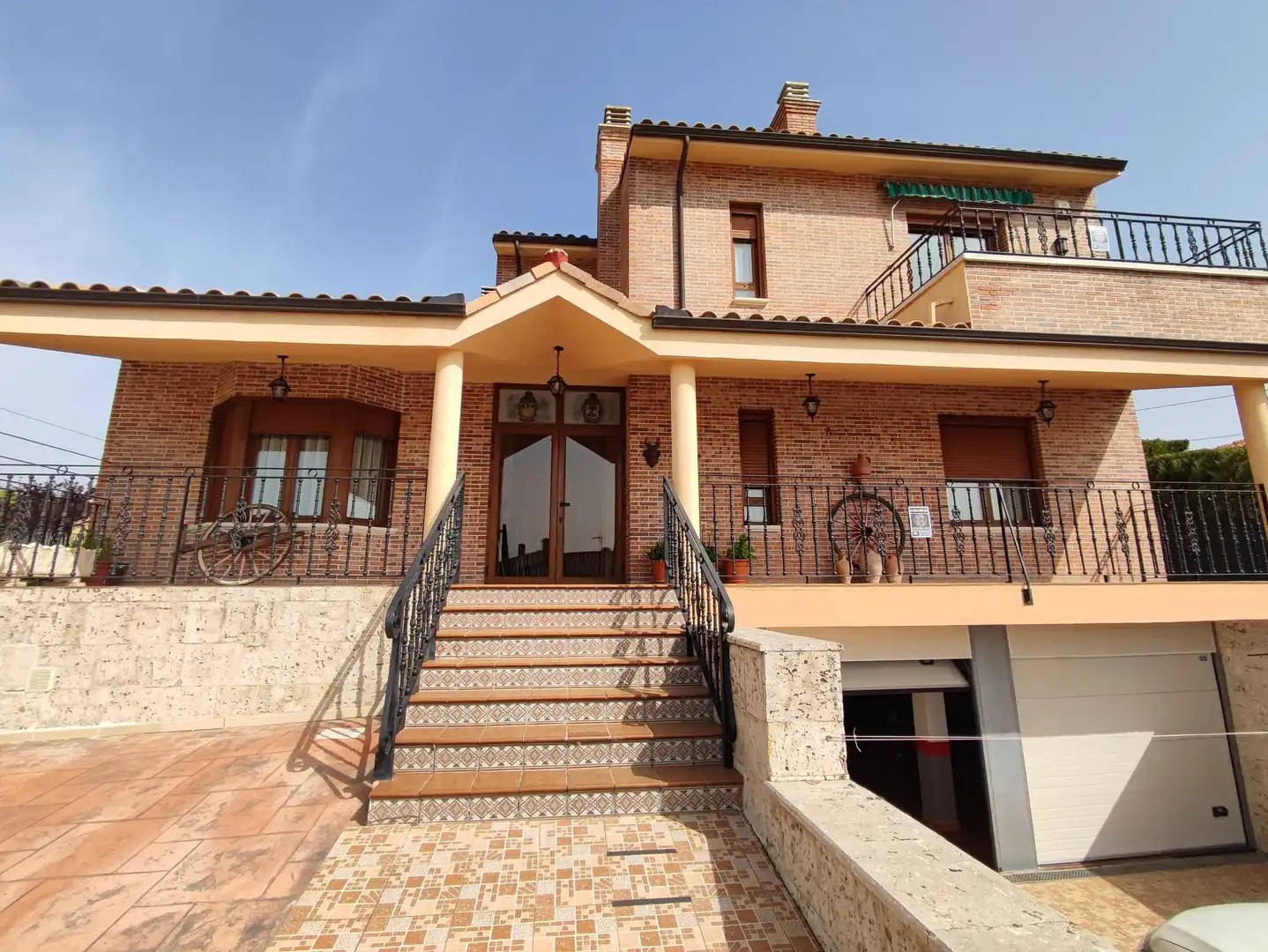 Vista exterior de Casa o chalet en venta en Villalobón con Calefacción, Jardín privado y Terraza