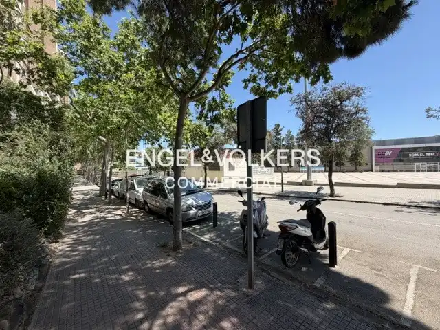 Außenansicht von Büro zum Verkauf in Esplugues de Llobregat