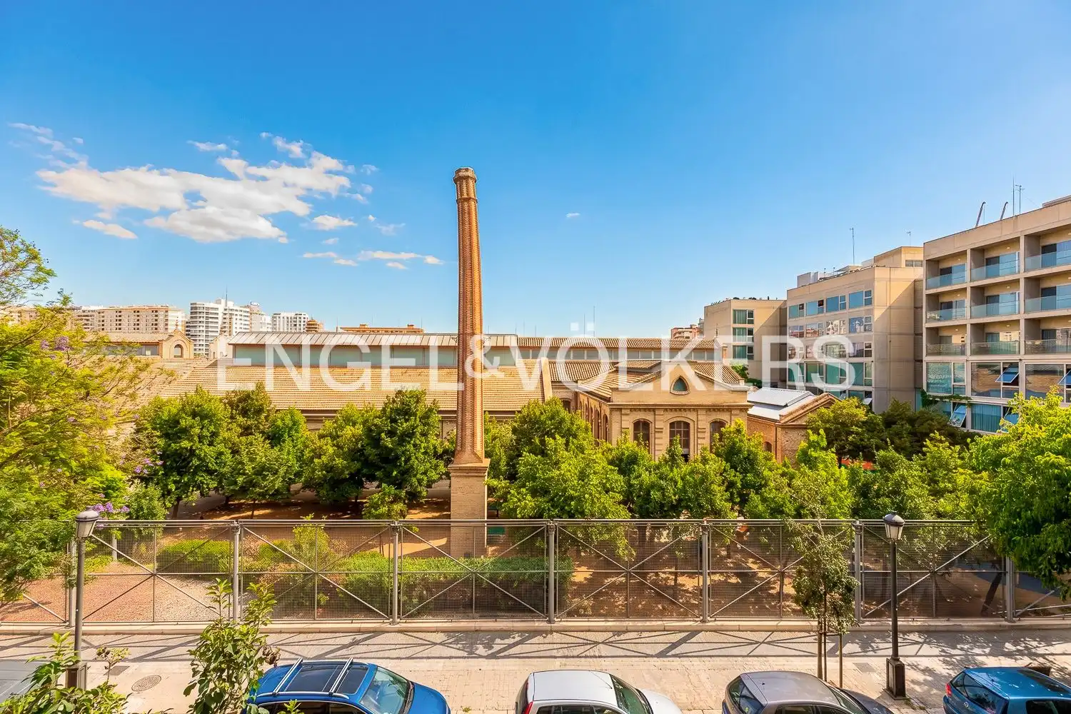 Vista exterior de Piso de alquiler en Valencia con Calefacción y Balcón