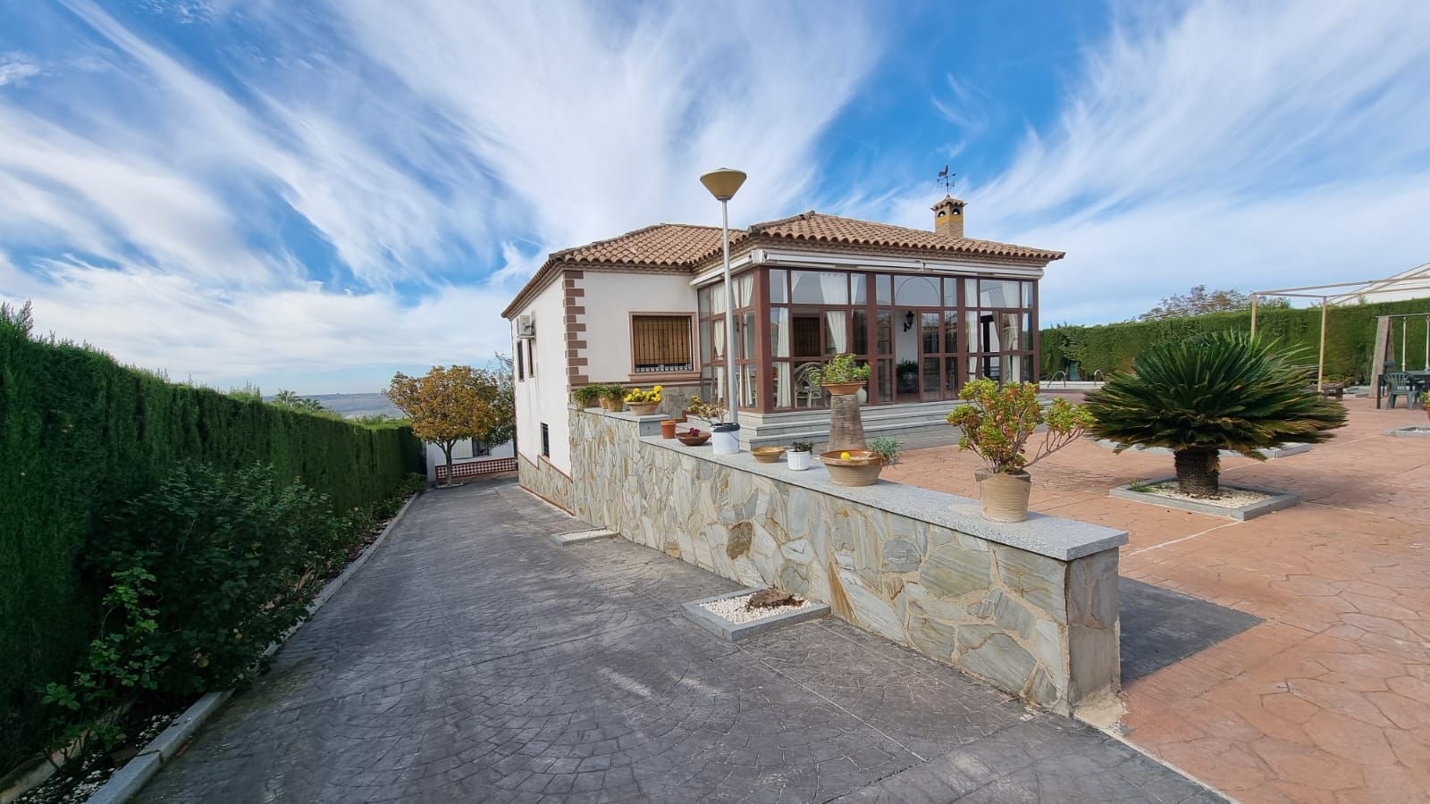 Vista exterior de Casa o xalet en venda en La Rambla amb Aire condicionat, Jardí privat i Terrassa
