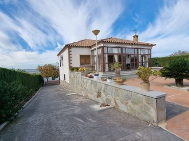 Detached house with balcony for sale in La Rambla