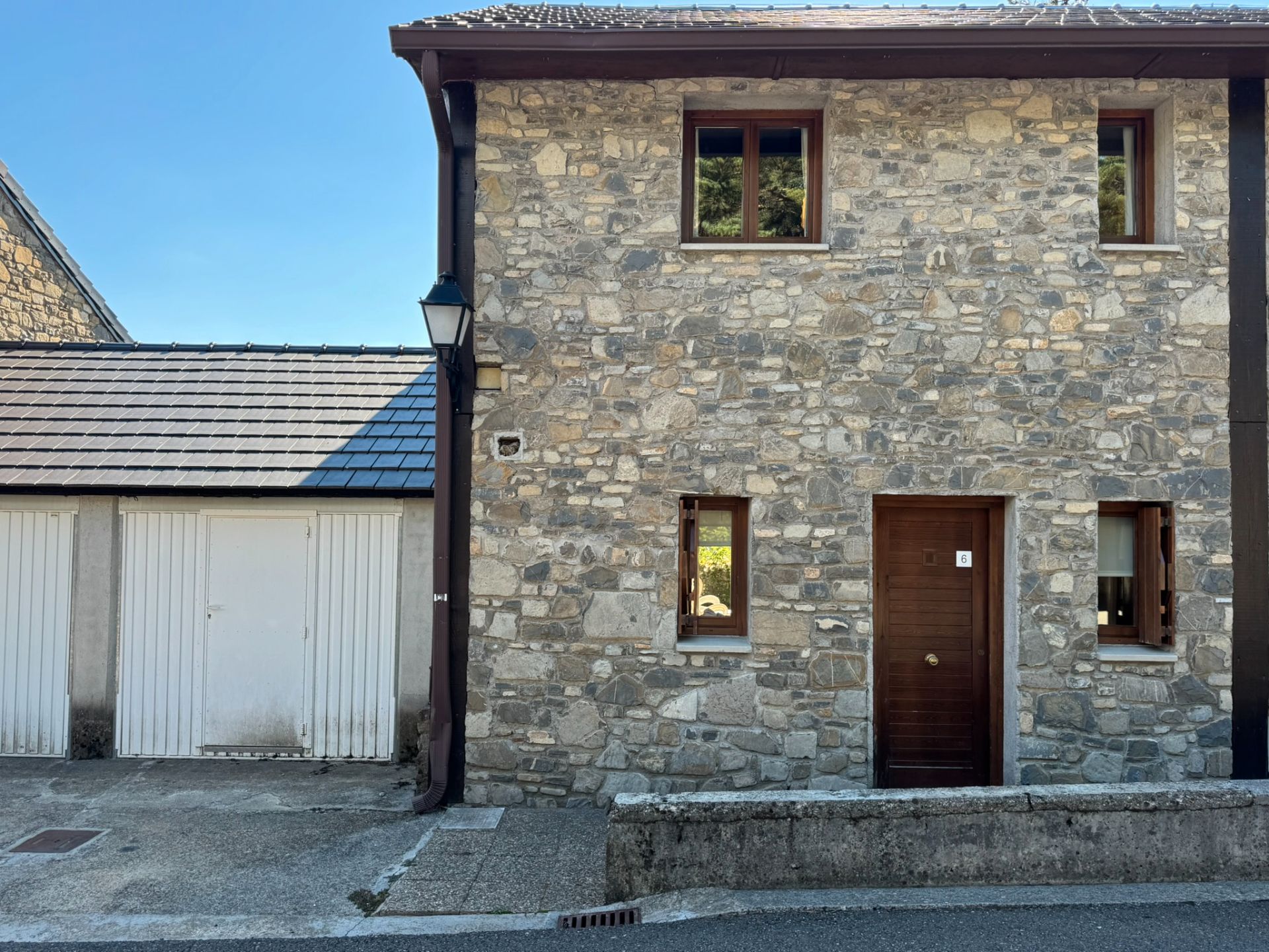 Exterior view of Single-family semi-detached for sale in Villanúa  with Heating, Private garden and Parquet flooring