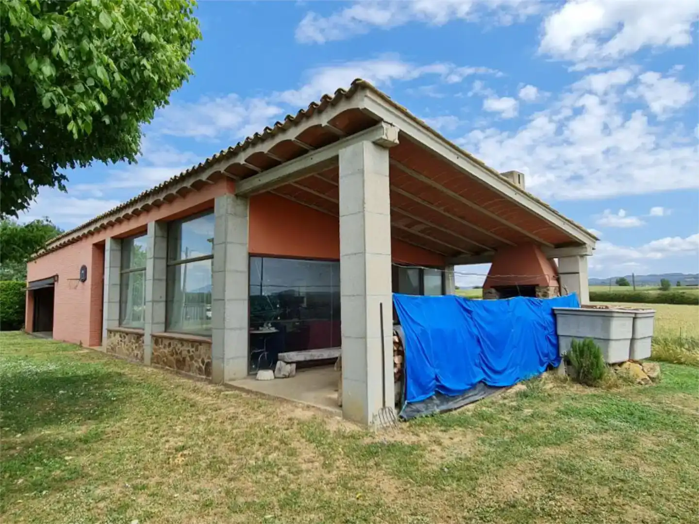 Vista exterior de Finca rústica en venda en Cassà de la Selva amb Balcó