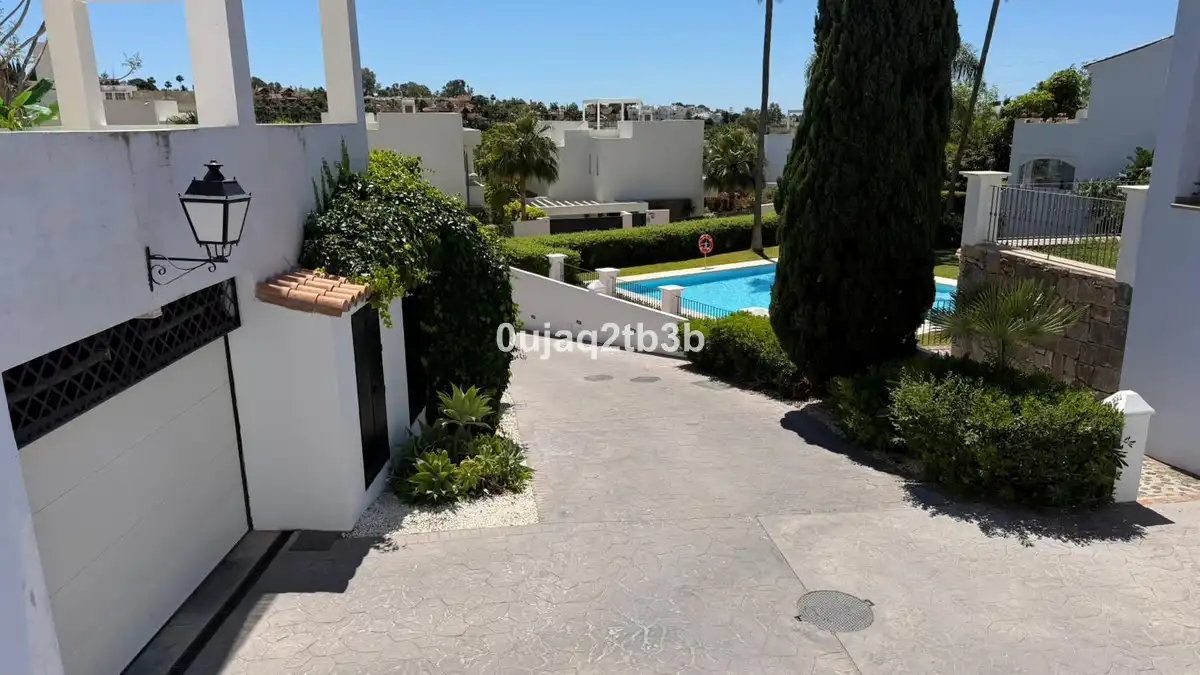 Jardín de Casa adosada de alquiler en Estepona con Aire acondicionado, Jardín privado y Terraza