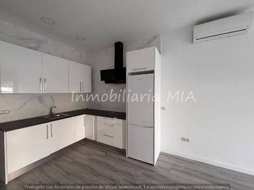 Apartamento con piscina en venta en La Carihuela - Los Nidos