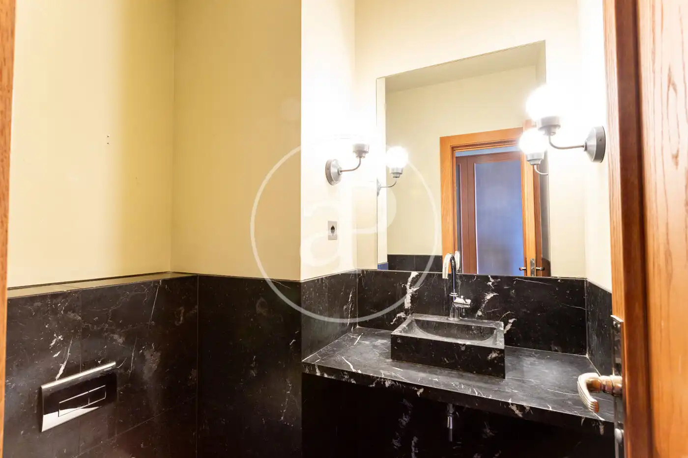 Badezimmer von Dachboden zur Miete in Barcelona mit Klimaanlage, Heizung und Terrasse