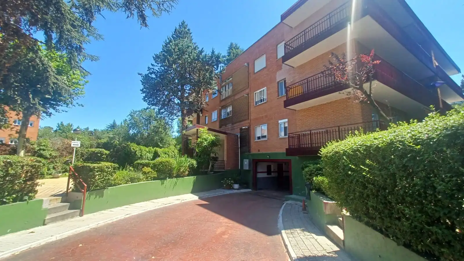 Außenansicht von Wohnung zum Verkauf in Collado Villalba mit Heizung, Parkett und Terrasse