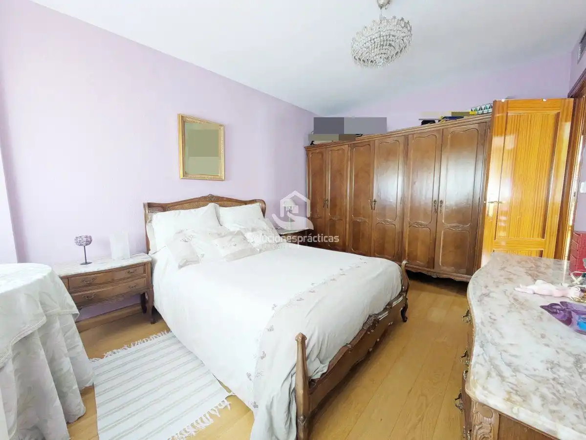 Dormitori de Casa o xalet en venda en Jaén amb Aire condicionat, Terrassa i Traster