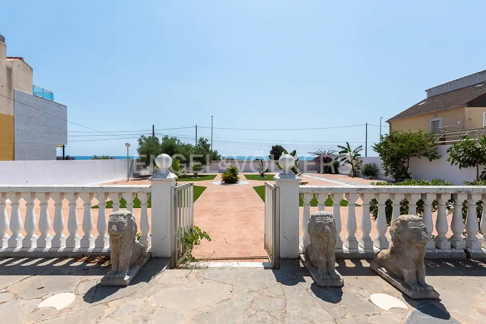Vista exterior de Casa o chalet en venta en Vinaròs con Calefacción, Jardín privado y Terraza