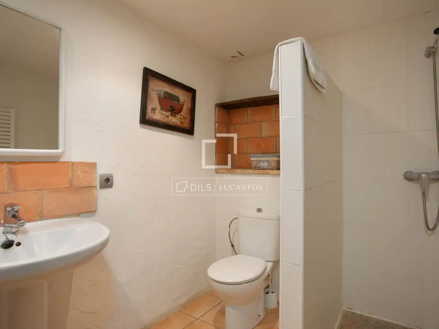 Baño de Finca rústica en venta en Santa Pau con Jardín privado, Terraza y Trastero