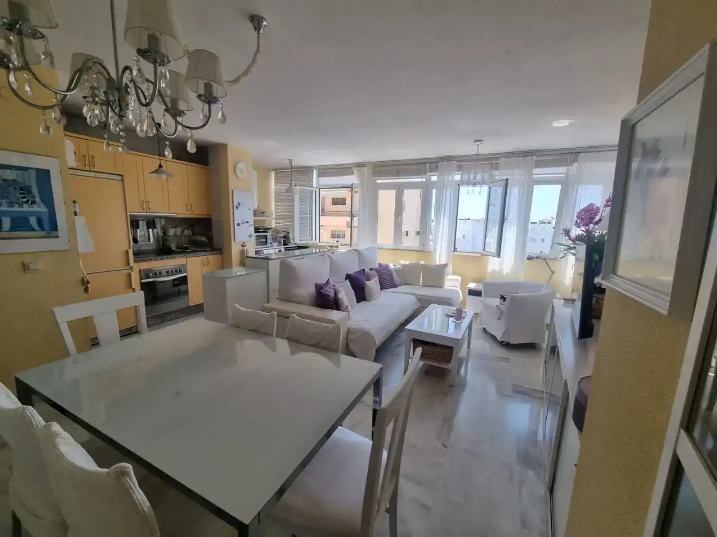 Sala d'estar de Dúplex en venda en Torremolinos amb Aire condicionat, Piscina i Balcó