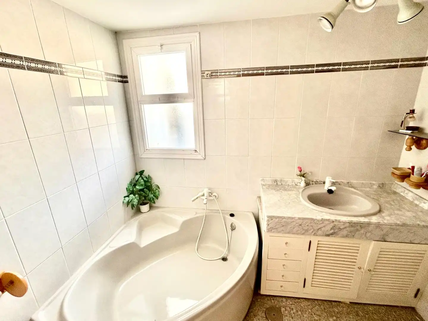 Baño de Casa adosada en venta en Paterna del Río con Calefacción, Terraza y Trastero
