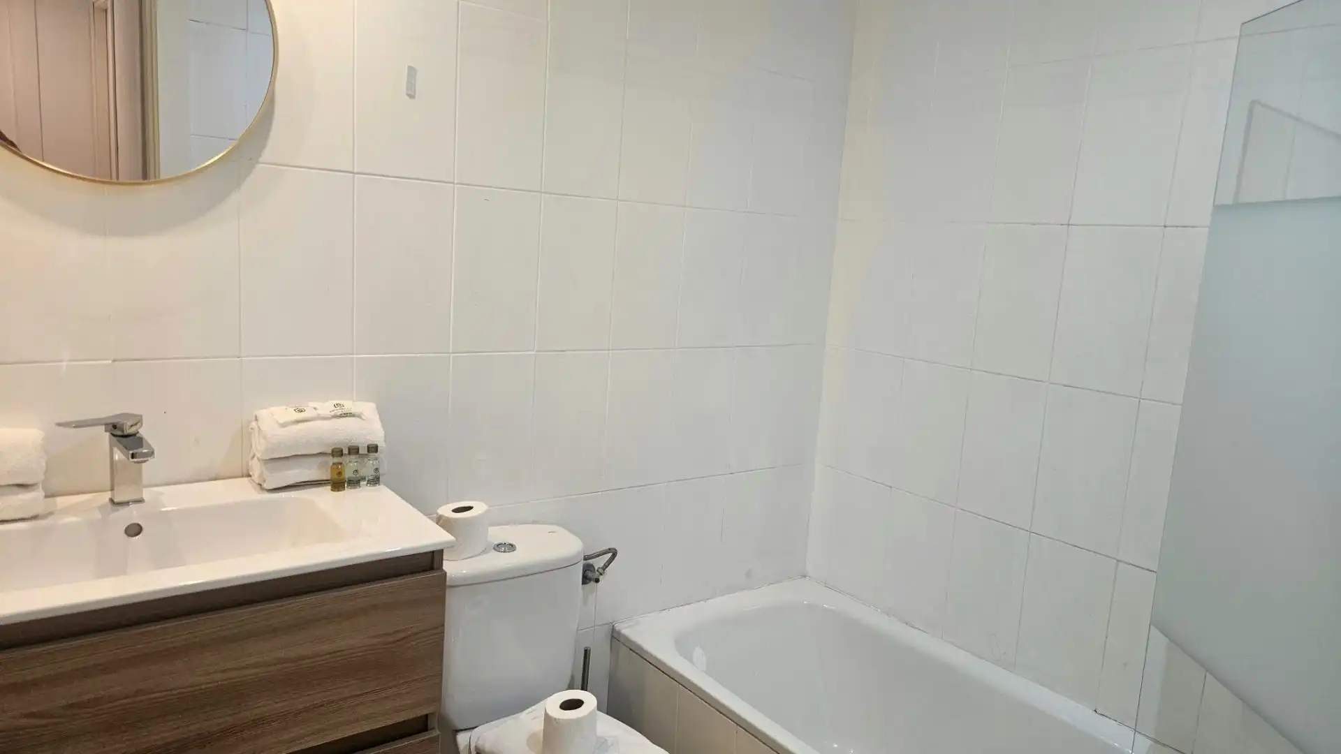 Badezimmer von Wohnungen zur Miete in Marbella mit Klimaanlage, Terrasse und Möbliert