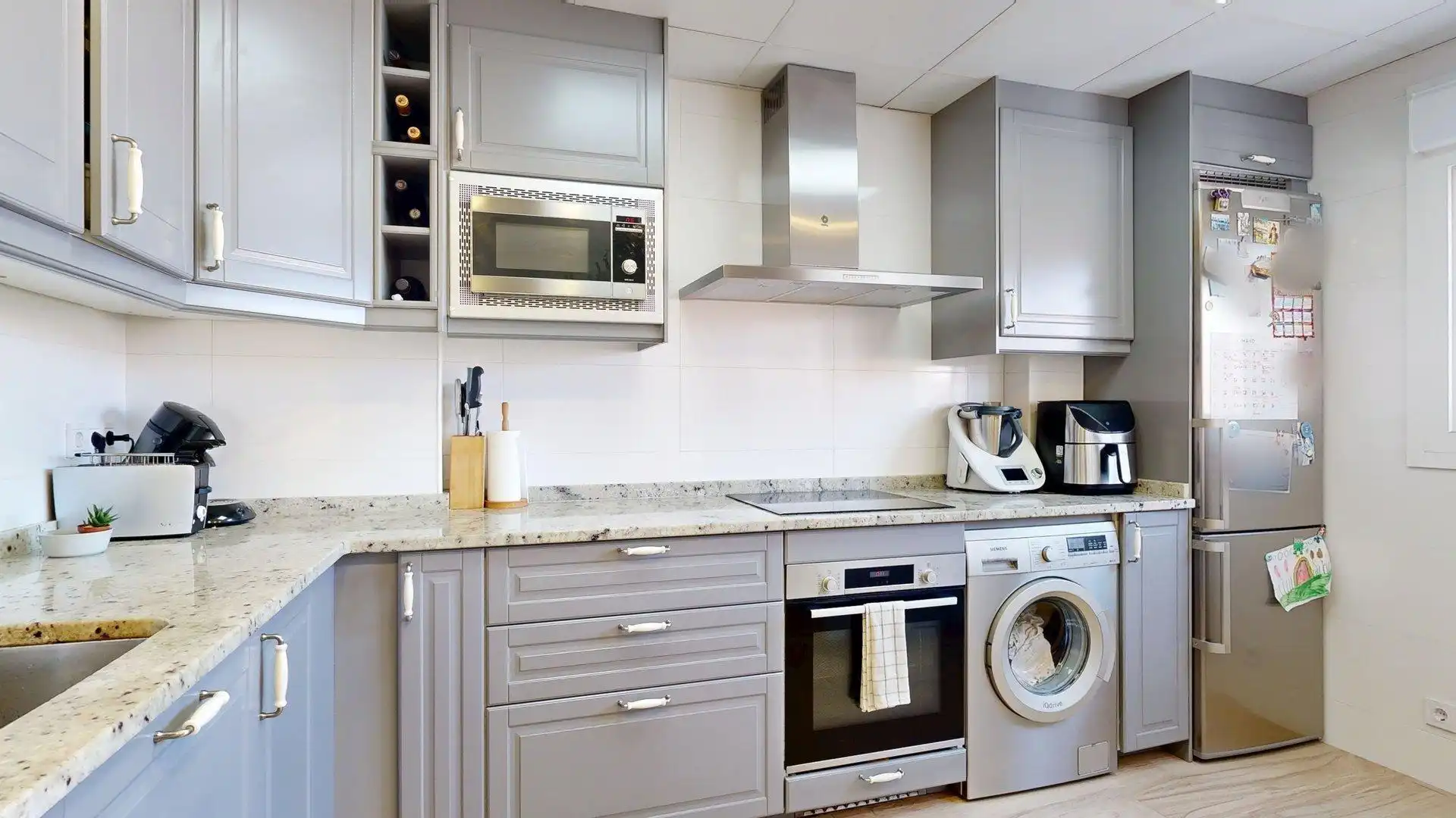 Kitchen of Flat for sale in Zaragoza  with Air Conditioner, Heating and Parquet flooring