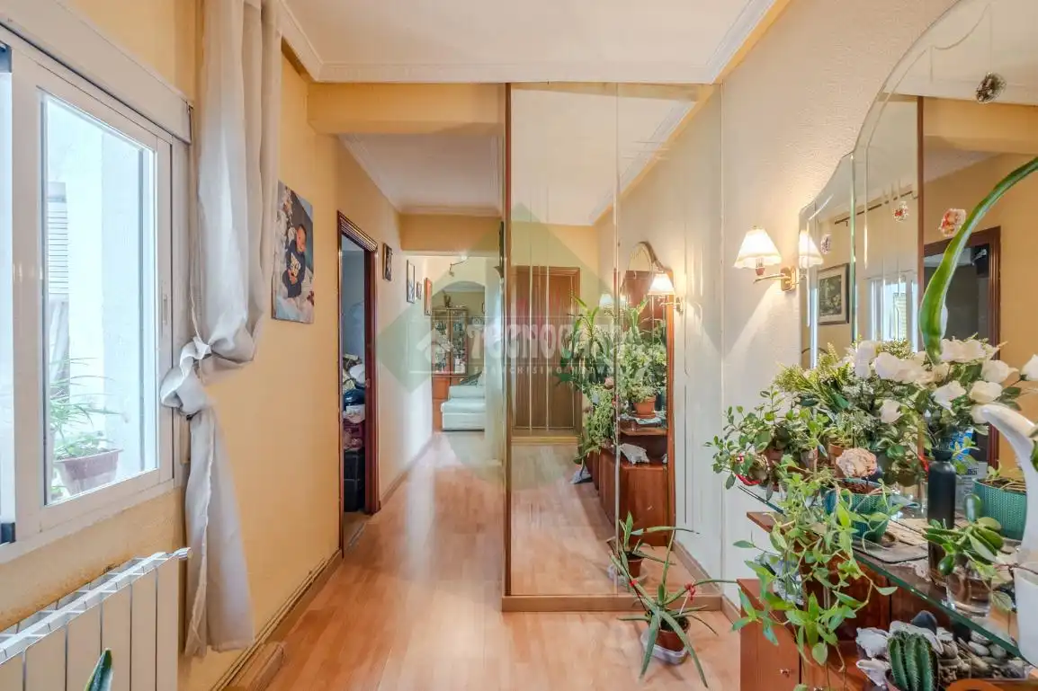 Flat for sale in Madrid  with Air Conditioner and Heating