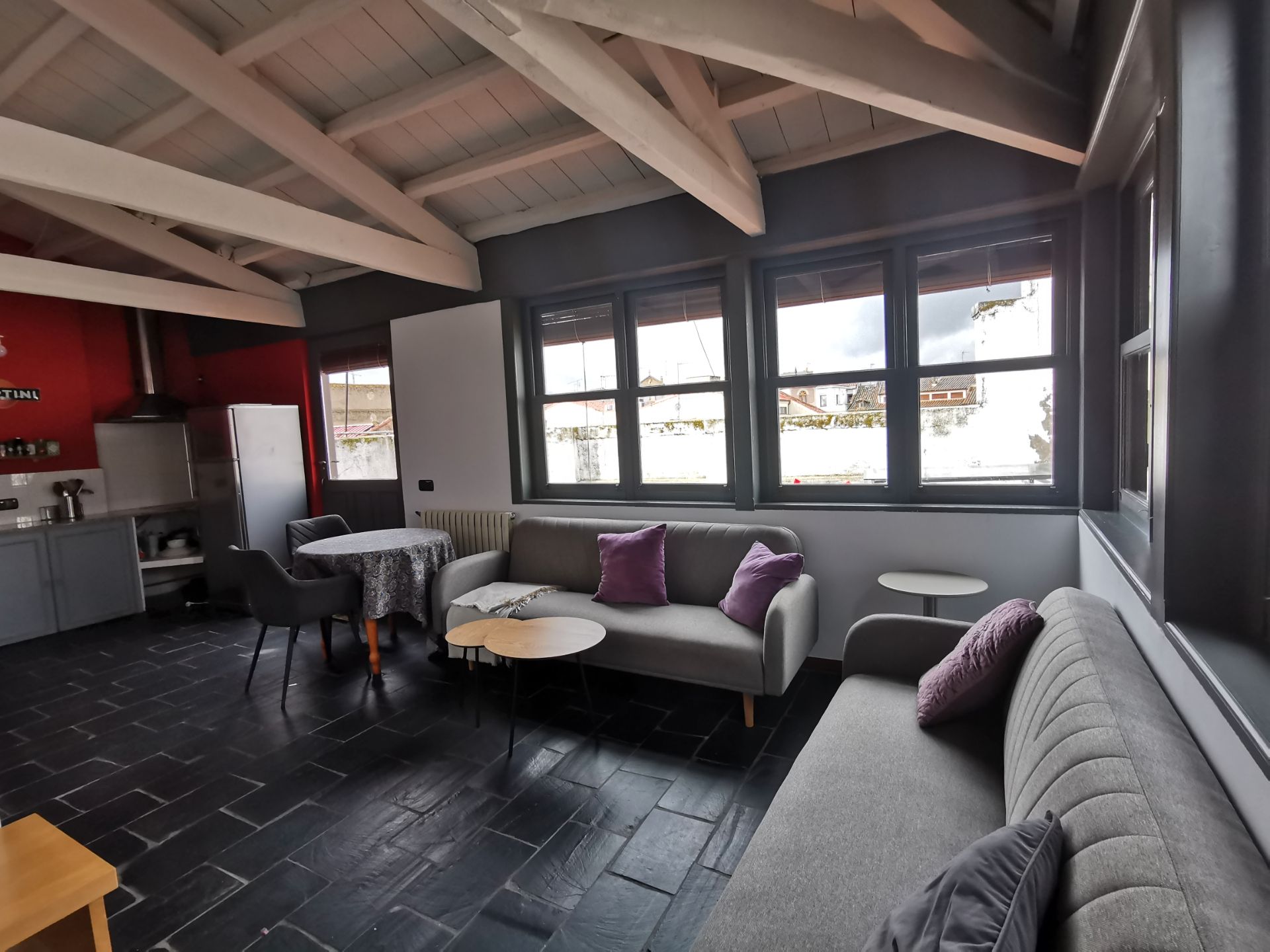 Sala d'estar de Àtic de lloguer en Salamanca Capital amb Calefacció, Terrassa i Moblat