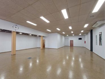 Industriegebäude zum Verkauf in Les Franqueses del Vallès
