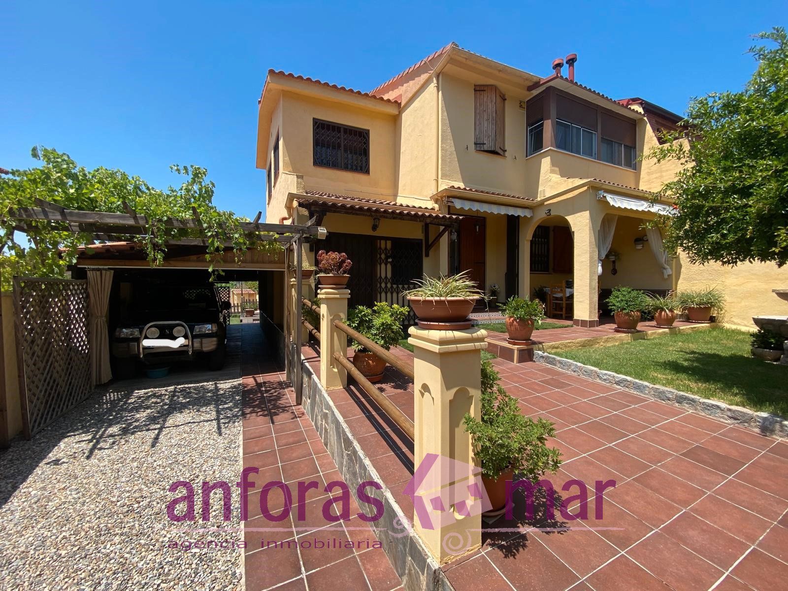 Exterior view of Single-family semi-detached for sale in Els Pallaresos  with Air Conditioner, Heating and Private garden