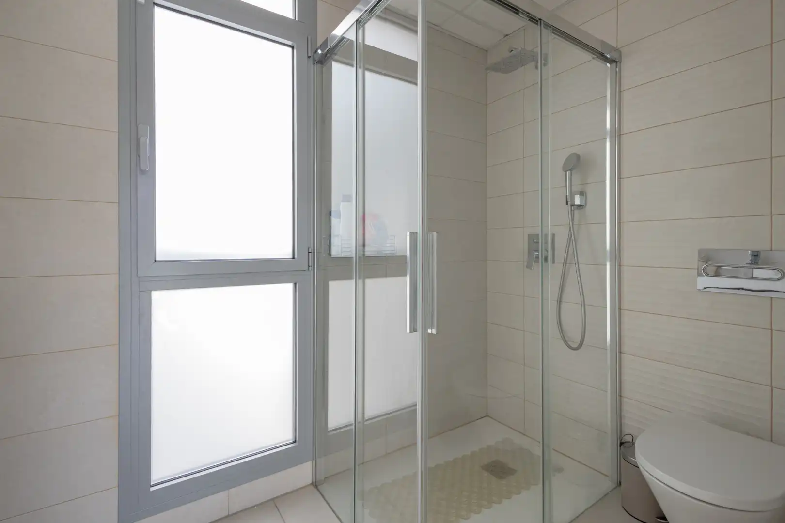 Bathroom of Attic for sale in Marbella  with Air Conditioner, Heating and Terrace