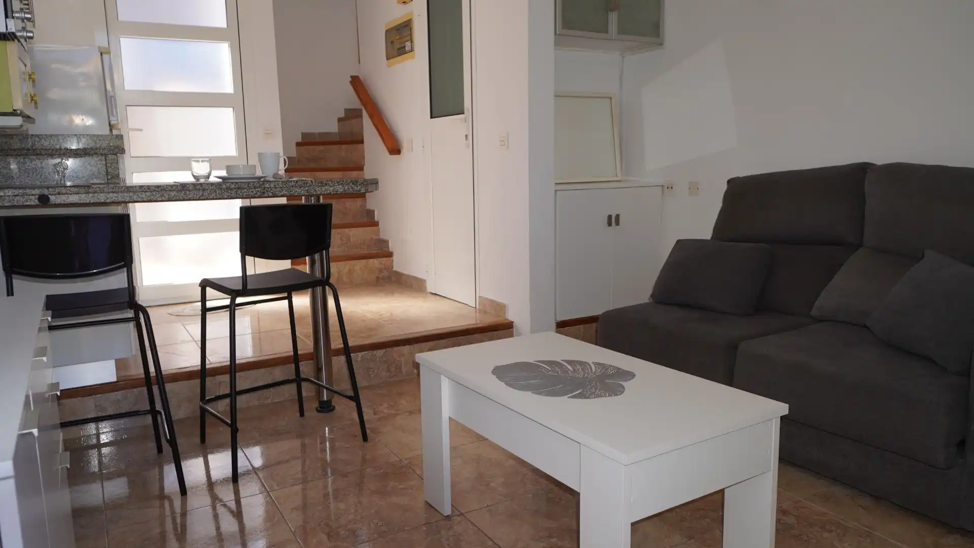 Sala de estar de Casa adosada en venta en San Bartolomé de Tirajana con Jardín privado, Amueblado y Balcón