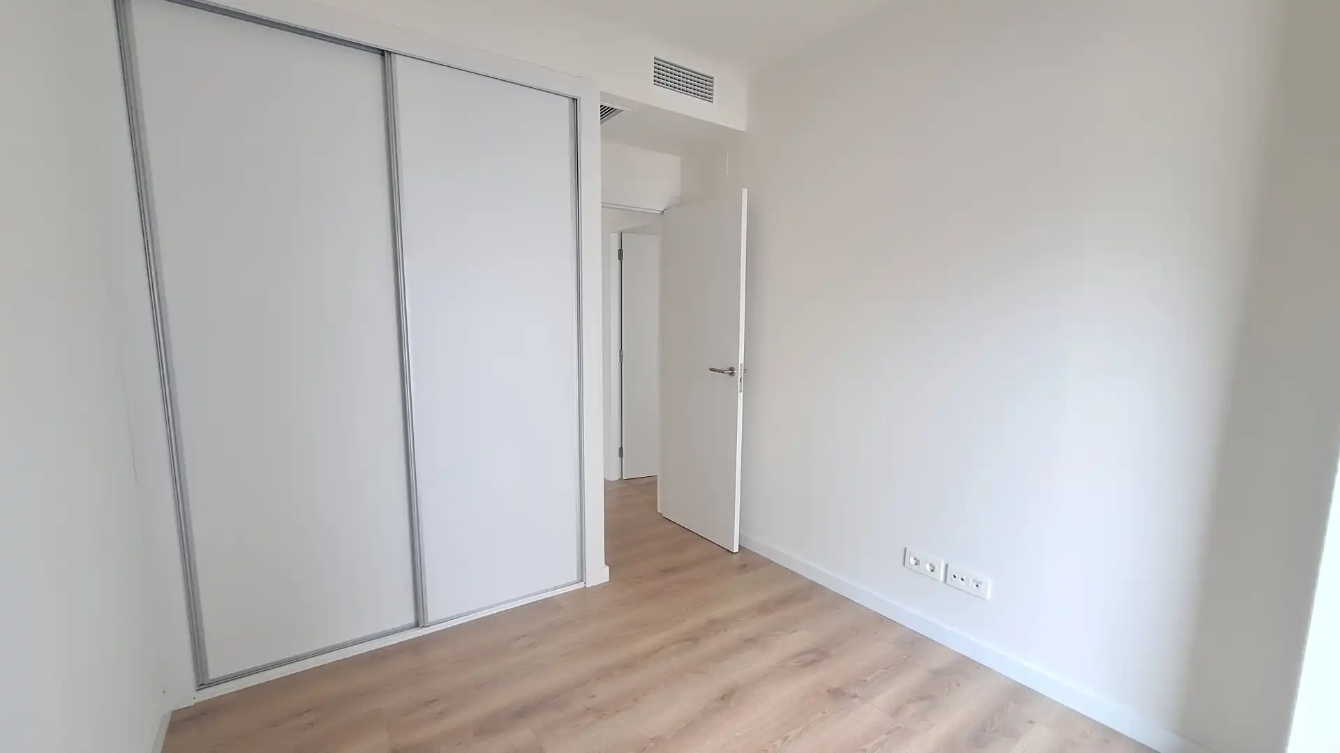 Dormitori de Apartament en venda en Estepona amb Aire condicionat, Calefacció i Piscina