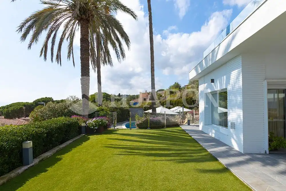 Garden of Houses for sale in Alella  with Air Conditioner, Heating and Private garden