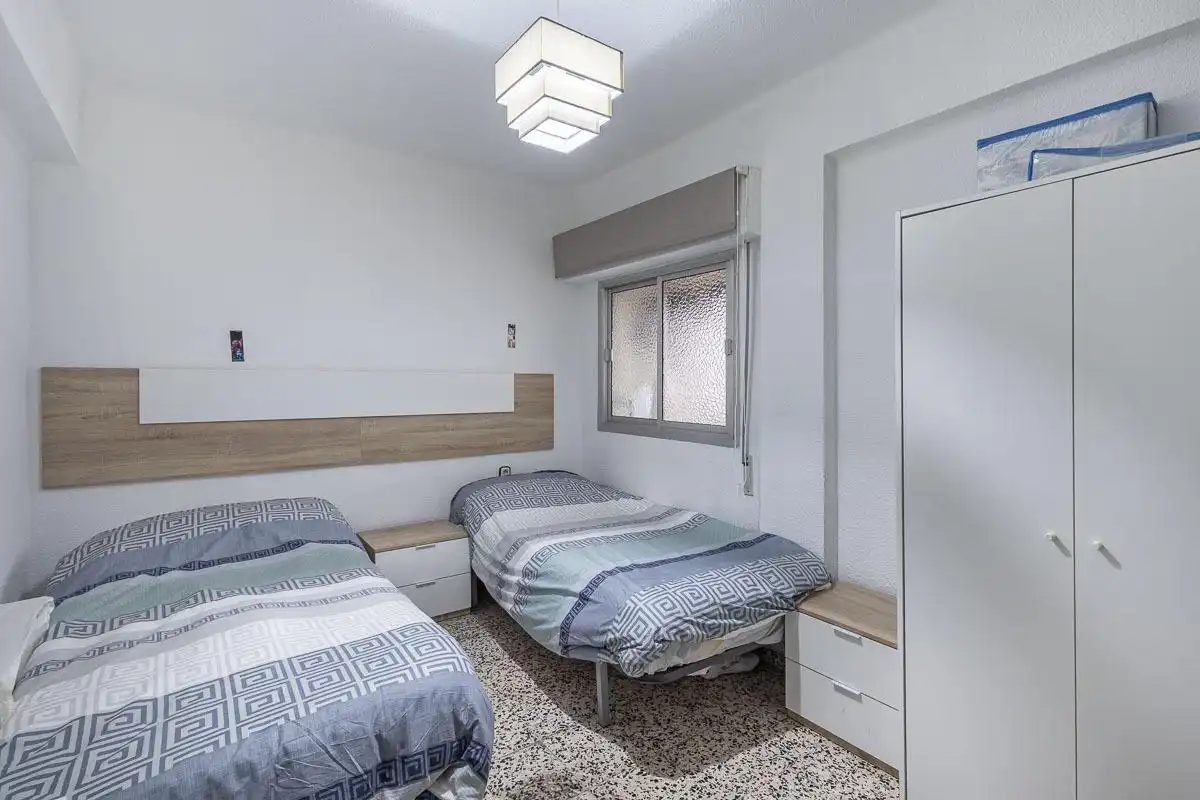 Bedroom of Flat for sale in Granada