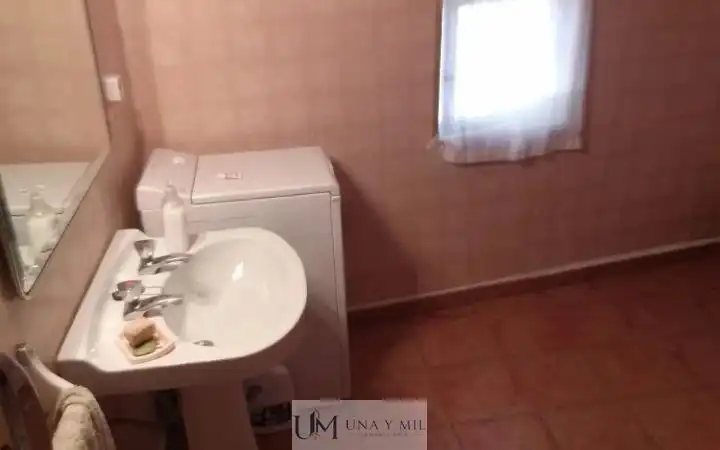 Bany de Casa o xalet en venda en Pedrosillo de los Aires amb Traster i Moblat