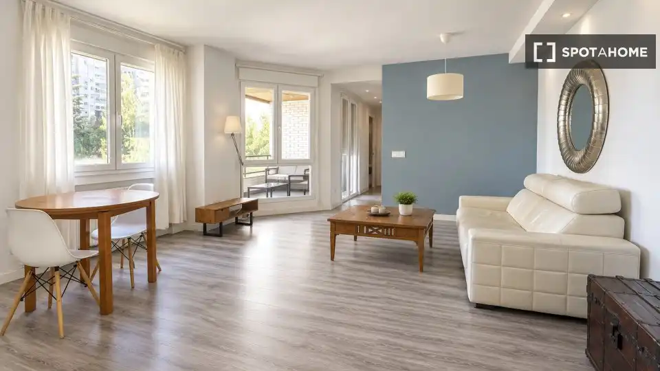 Wohnzimmer von Wohnung zur Miete in Fuencarral - El Pardo
