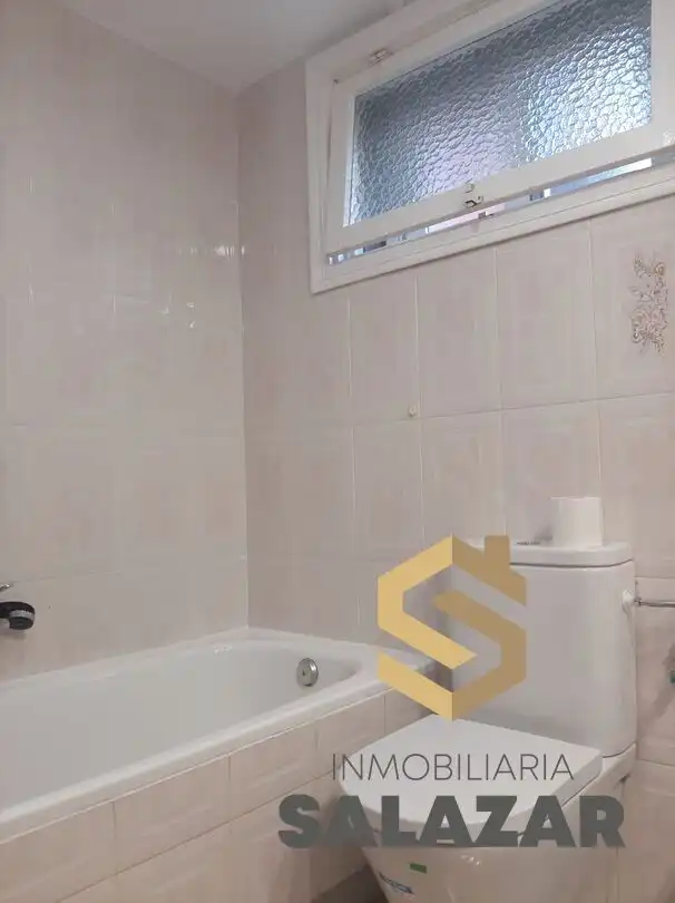 Bany de Pis de lloguer en Bilbao  amb Calefacció i Terrassa