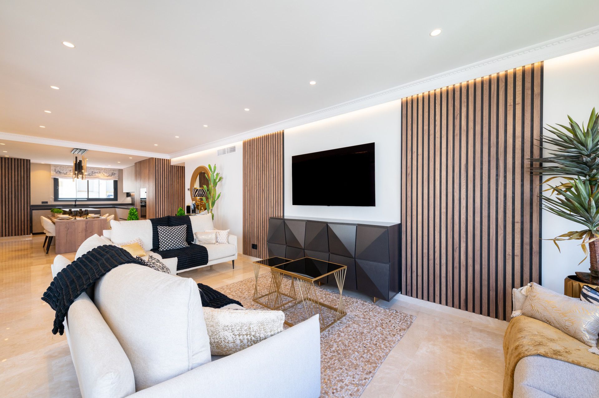 Sala d'estar de Àtic en venda en Marbella amb Aire condicionat, Terrassa i Moblat