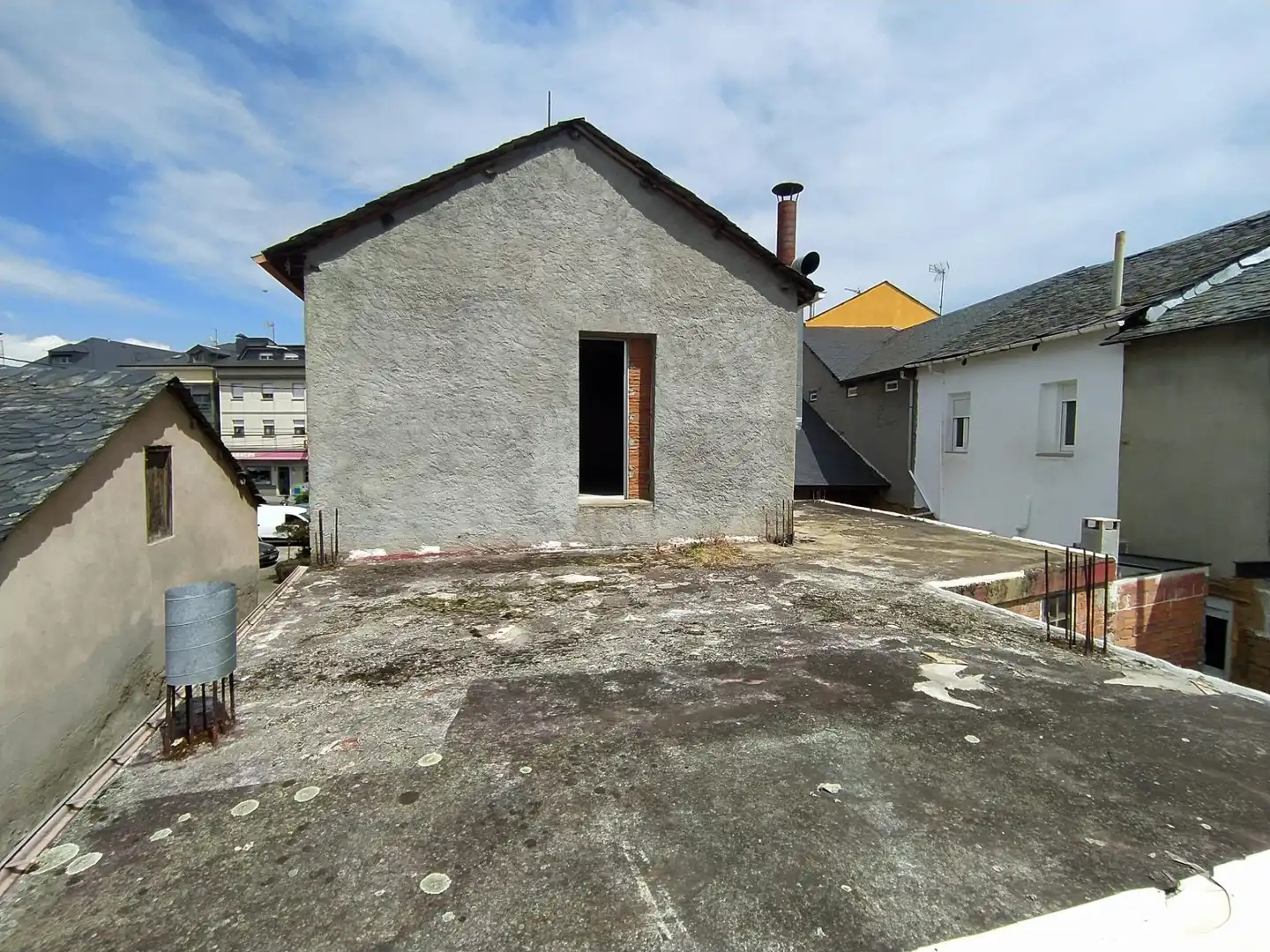 Casa amb terrassa en venda a Calle MEDULAS, imagen 2
