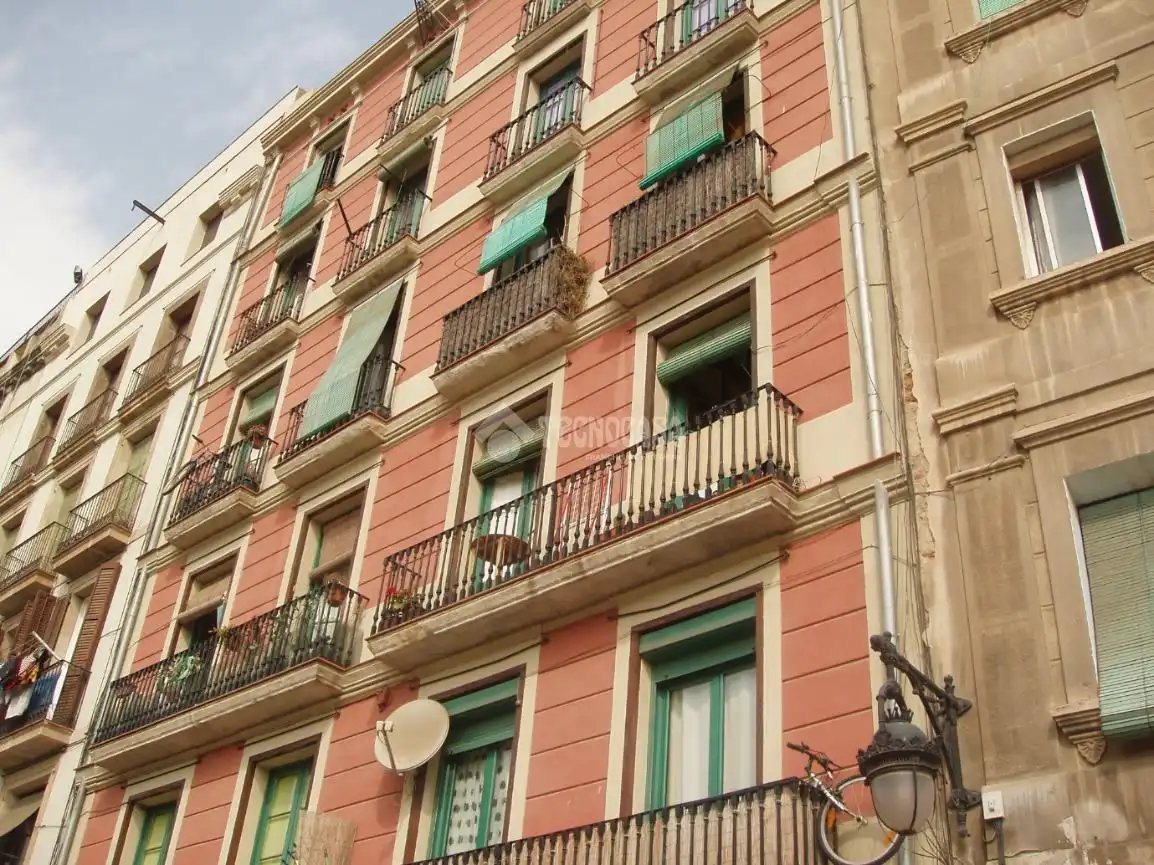 Vista exterior de Piso en venta en Barcelona