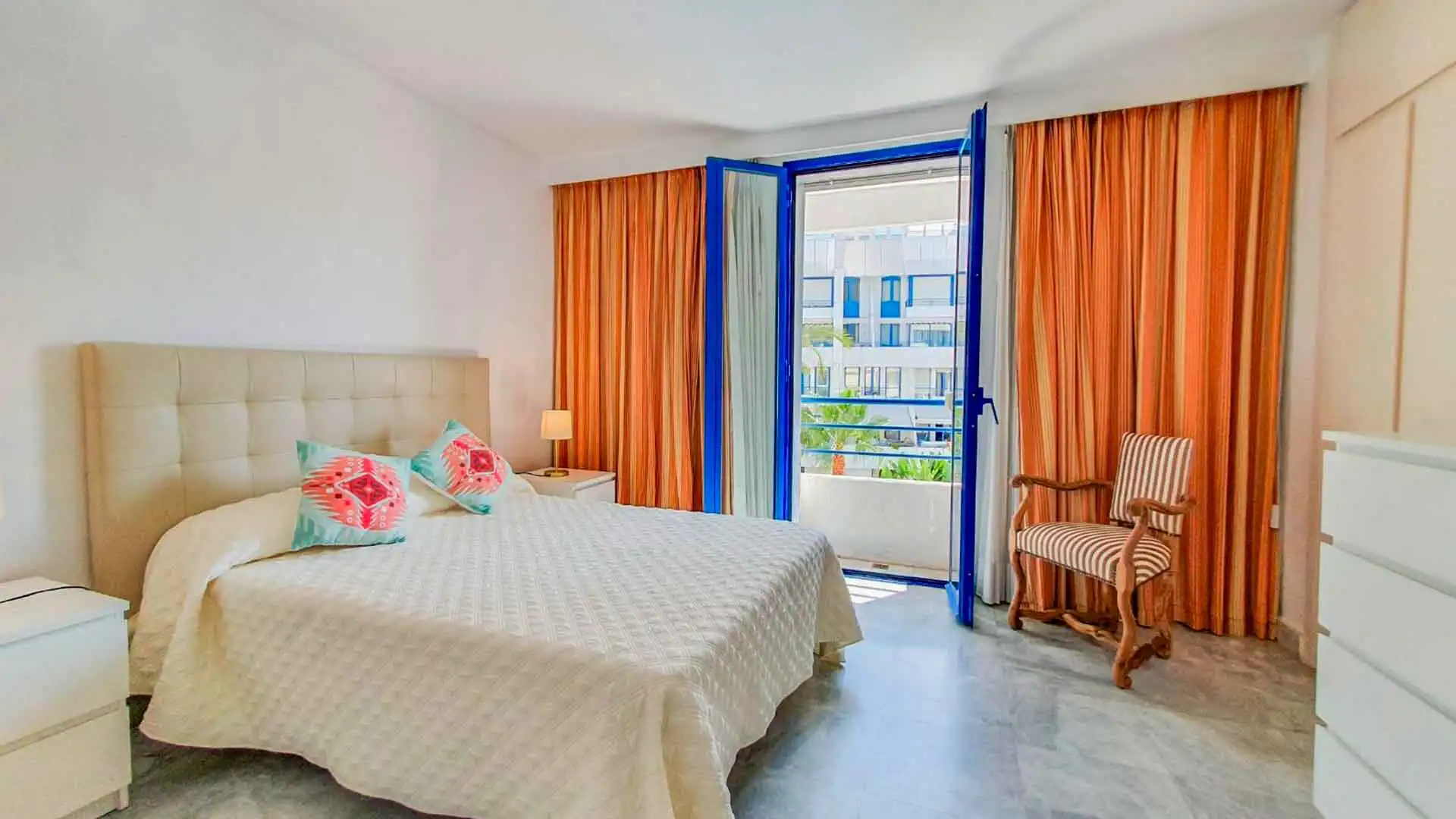 Bedroom of Apartments for sale in Marbella  with Air Conditioner, Terrace and Storage room