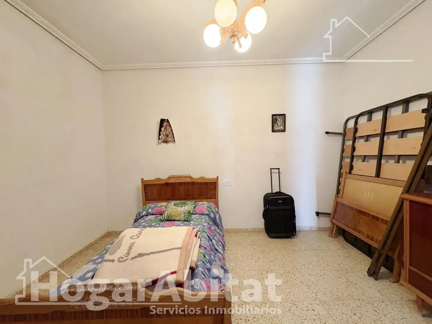 Habitación de Casa o chalet en venta en Tavernes de la Valldigna con Terraza, Trastero y Amueblado
