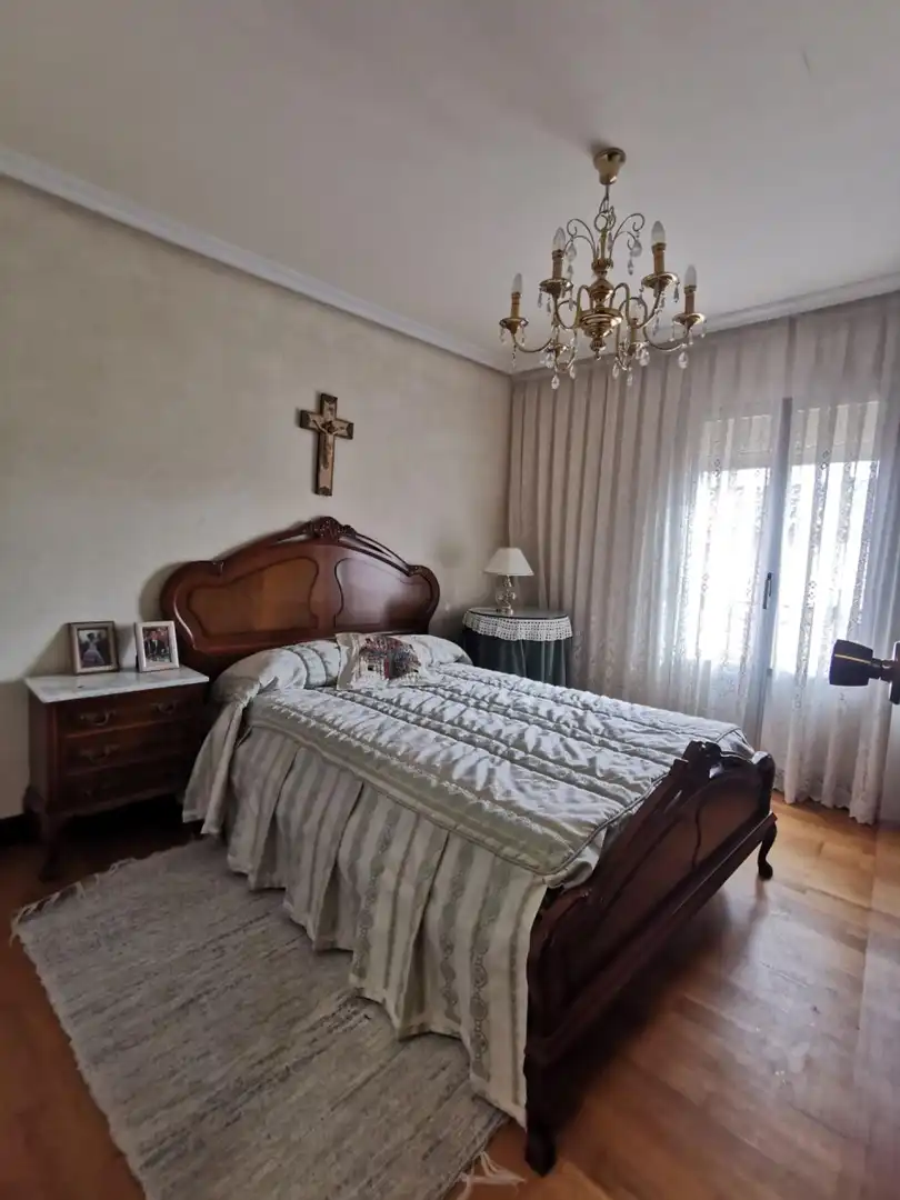 Dormitori de Casa o xalet en venda en Entrena amb Calefacció, Terrassa i Traster