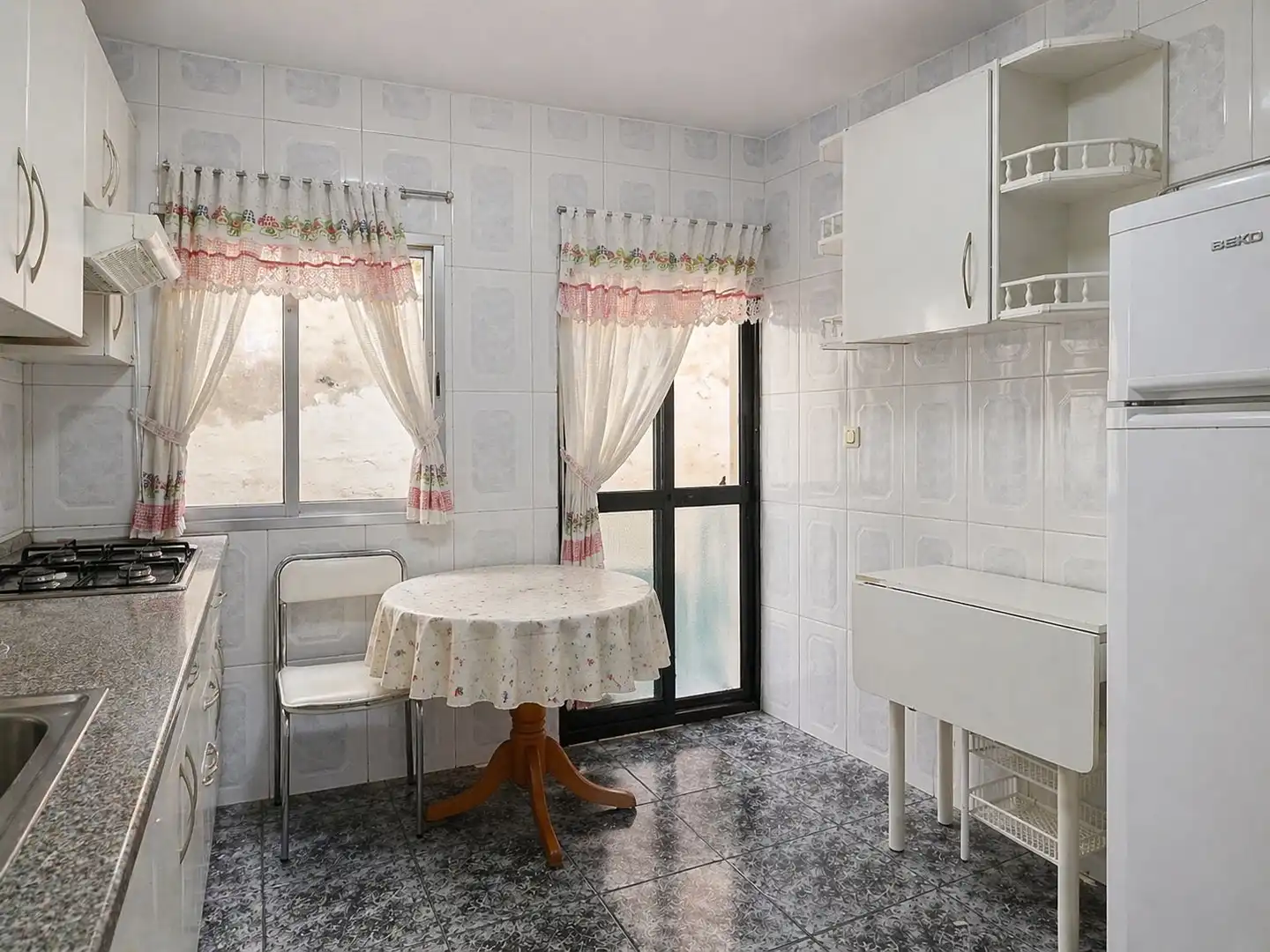 Cuina de Casa o xalet en venda en Canillas de Aceituno amb Terrassa i Moblat