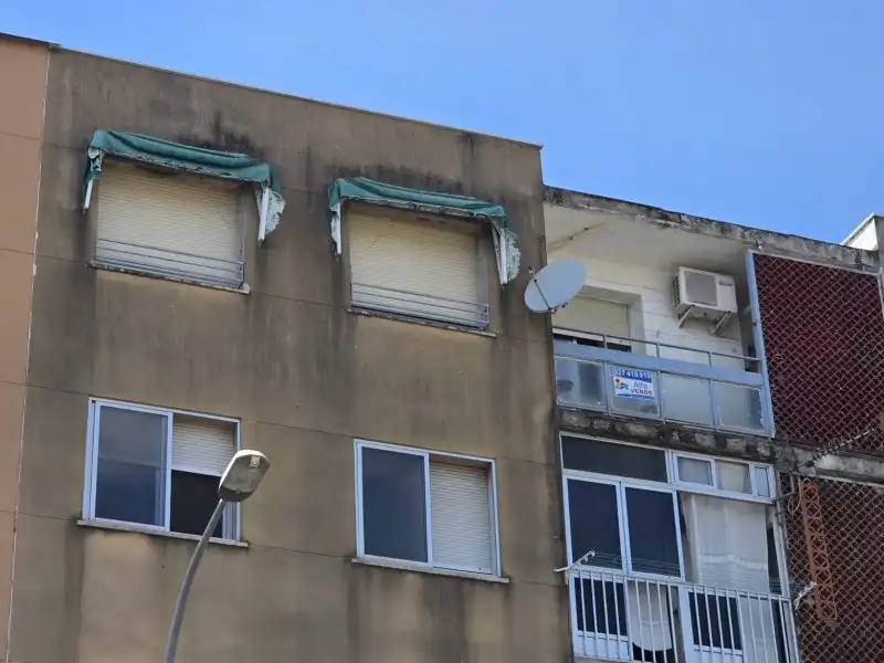 Außenansicht von Wohnung zum Verkauf in Plasencia mit Klimaanlage, Privatgarten und Terrasse