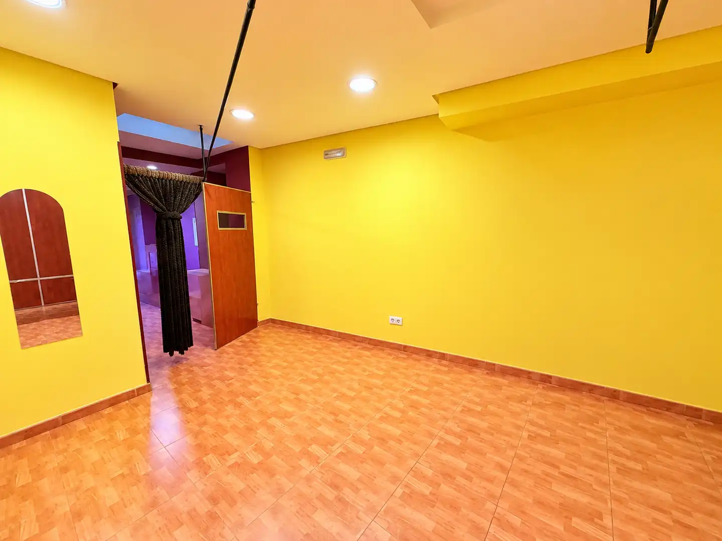 Business premises for sale in Carrer de Font i Monteros, imagen 10